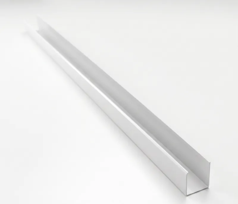 Acabamento em C (roda forro)